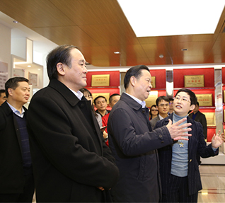 安徽省政协主席张昌尔、合肥市政协主席韩冰等领导一行莅临洽洽参观考察